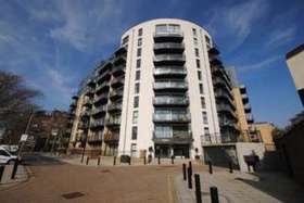 1 bedroom Flat to re...